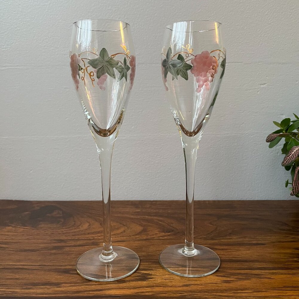 2 Champagne Flutes Tall Wine Glasses Engraved Hand-Painted Grapes Vine Gold 10"